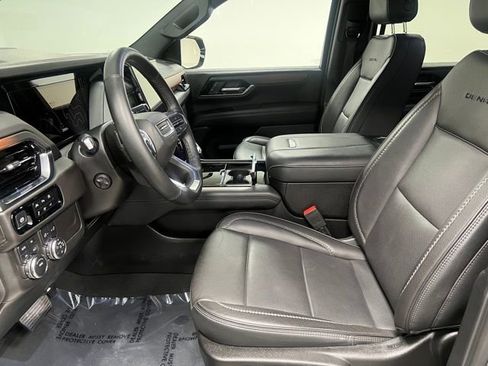 Used 2025 GMC Yukon XL Denali image 20