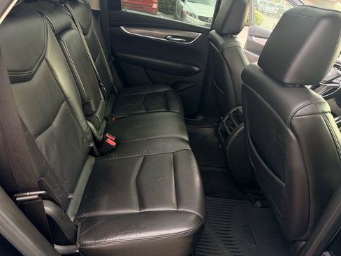 Used 2018 Cadillac XT5 Luxury w/ Driver Awareness Package image 15