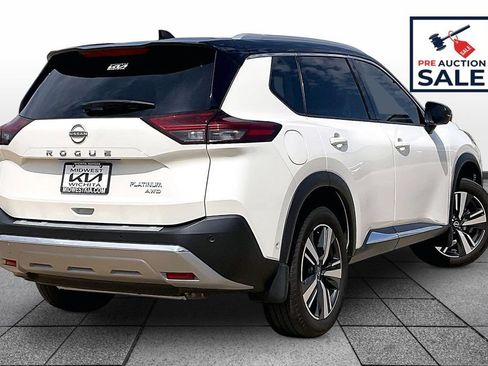 Used 2023 Nissan Rogue Platinum AWD/4WD image 13