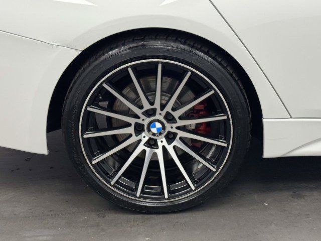 Used 2016 BMW 340i xDrive Sedan w/ Technology Package AWD/4WD image 17