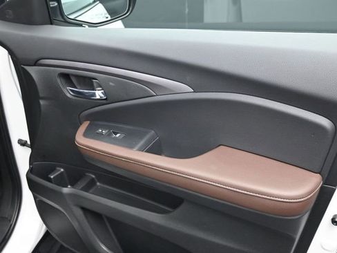 Certified 2025 Honda Ridgeline RTL image 22