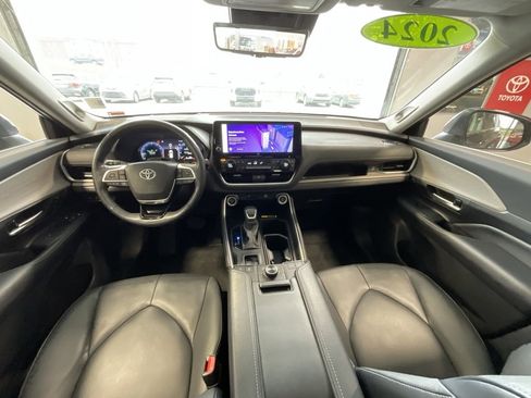 Used 2024 Toyota Grand Highlander Platinum image 8