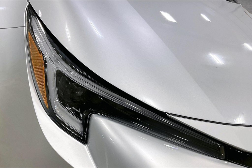 Used 2025 Toyota Corolla XSE FWD image 32