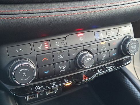 Used 2024 Dodge Durango GT image 28