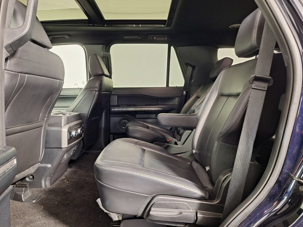 Used 2021 Ford Expedition XLT RWD image 12