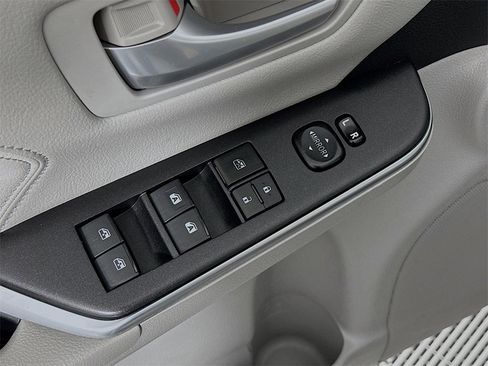 Used 2016 Toyota Camry XLE image 20