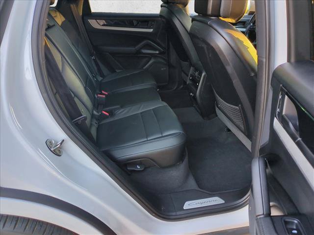 Used 2024 Porsche Cayenne AWD/4WD image 21