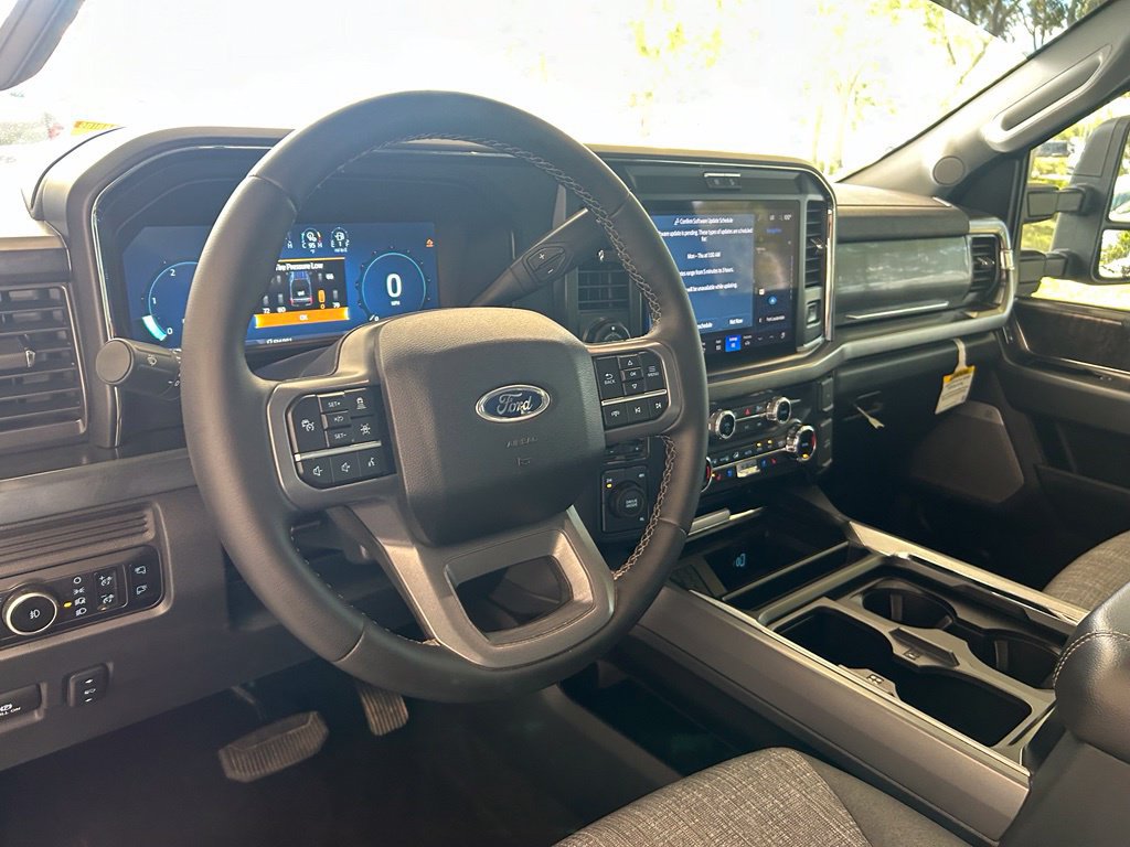 Used 2025 Ford F350 Lariat w/ Lariat Ultimate Package AWD/4WD image 7