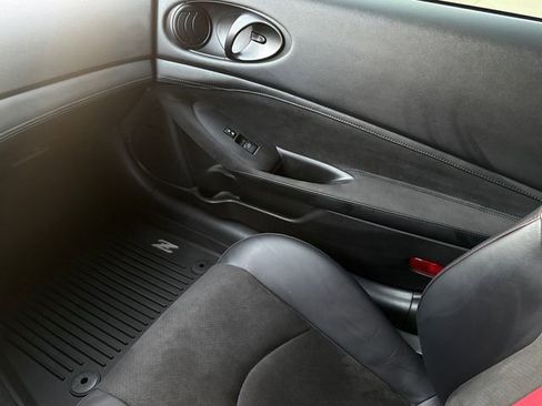 Used 2025 Nissan Z NISMO w/ Floor Mat Package image 15