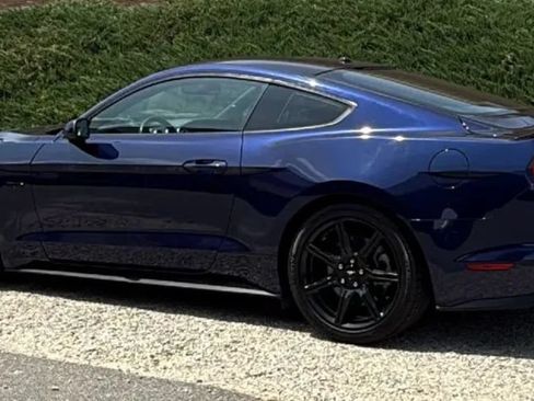 Used 2020 Ford Mustang GT w/ Black Accent Package RWD image 6
