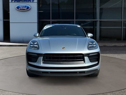 Used 2022 Porsche Macan AWD/4WD image 2