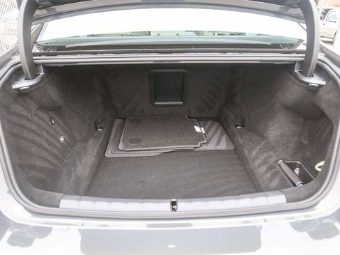 Used 2025 BMW 750e xDrive w/ Premium Package image 22