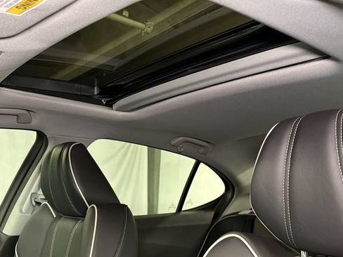 Used 2019 Acura TLX V6 w/ Advance Package FWD image 6