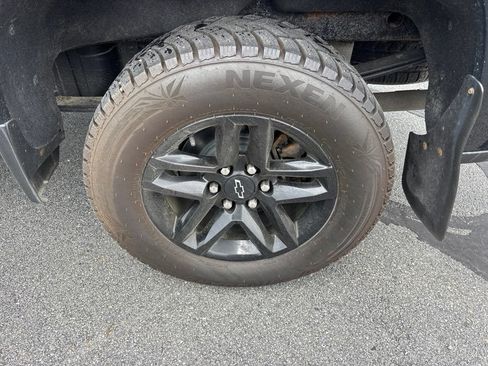 Used 2021 Chevrolet Silverado 1500 LT Trail Boss w/ Convenience Package II AWD/4WD image 11