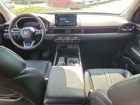 Certified 2024 Honda Pilot Elite image 19