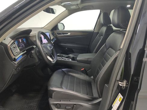 Used 2024 Volkswagen Atlas SEL AWD/4WD image 17