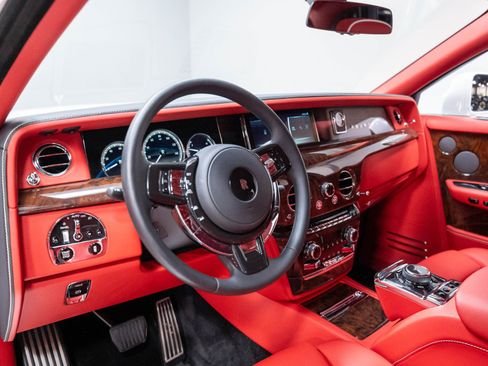 Used 2019 Rolls-Royce Phantom Sedan RWD image 13