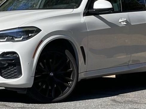 Used 2023 BMW X5 sDrive40i w/ M Sport Package image 2