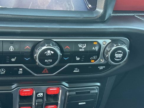 Certified 2023 Jeep Gladiator Rubicon w/ Cold Weather Group AWD/4WD image 27