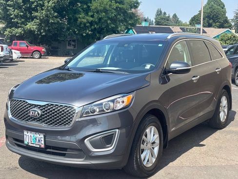 Used 2018 Kia Sorento AWD image 9