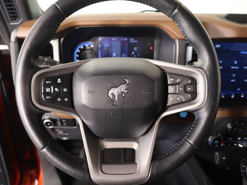 Used 2024 Ford Bronco Outer Banks AWD/4WD image 3