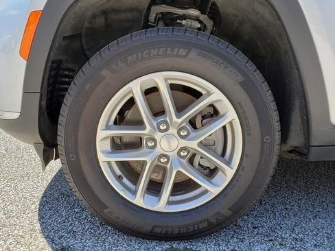 New 2025 Jeep Grand Cherokee L Laredo AWD/4WD image 12