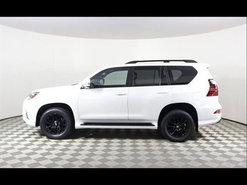 Used 2022 Lexus GX 460 w/ Black Line Special Edition AWD/4WD image 3