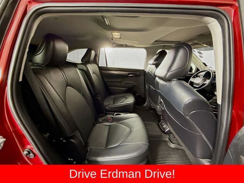 Used 2023 Toyota Highlander Limited image 28