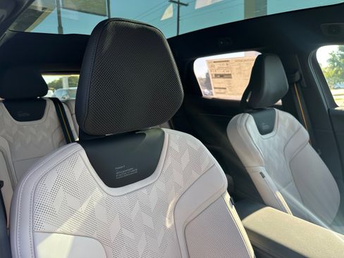 New 2025 Polestar Polestar 3 image 12