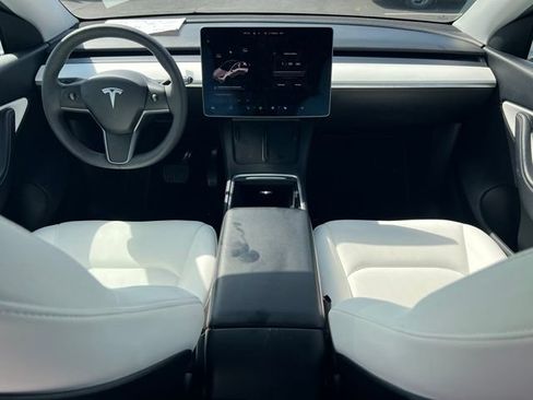 Used 2021 Tesla Model Y Long Range AWD/4WD image 12