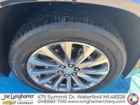 Used 2023 Chevrolet Traverse Premier AWD/4WD image 9