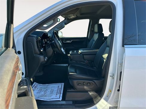 Used 2024 GMC Sierra 1500 SLT image 9