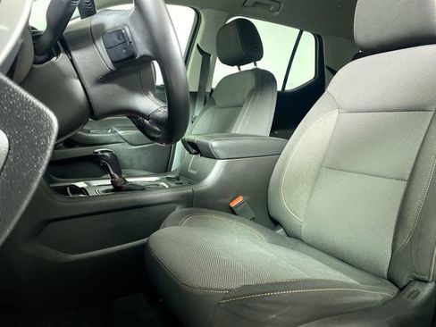 Used 2019 Chevrolet Traverse LT image 17