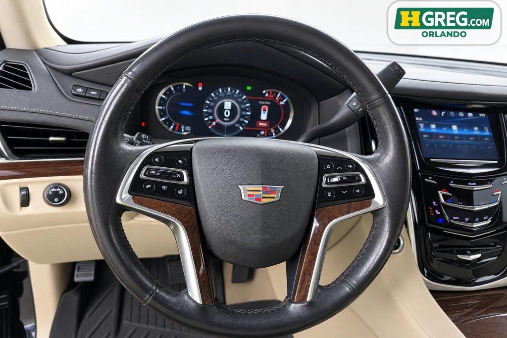 Used 2018 Cadillac Escalade Luxury RWD image 14