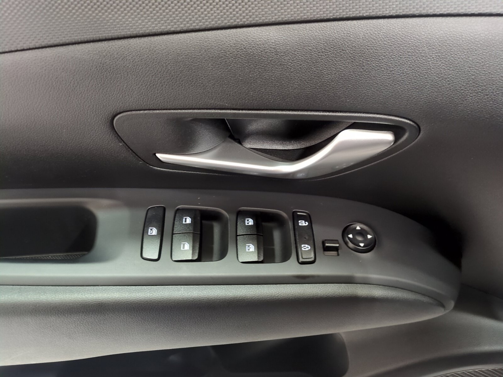 Certified 2023 Hyundai Tucson SEL w/ Winter Package AWD/4WD image 17