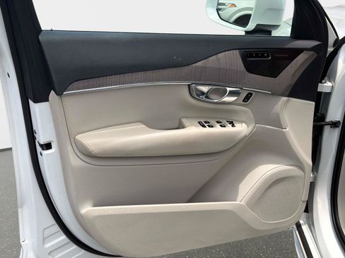 Used 2023 Volvo XC90 B6 Plus w/ Protection Package Premier AWD/4WD image 18