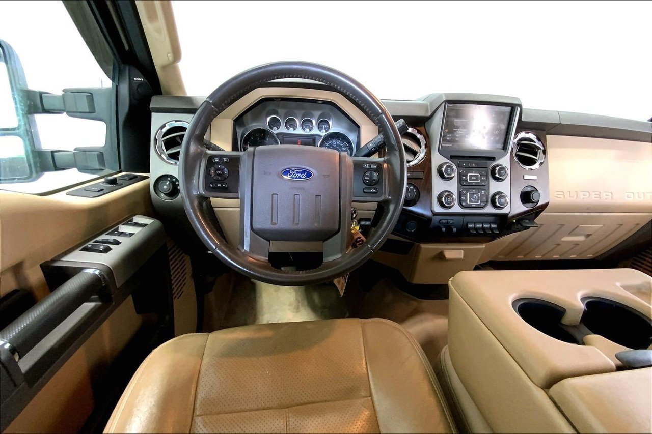 Used 2016 Ford F250 Lariat w/ Lariat Interior Package AWD/4WD image 14