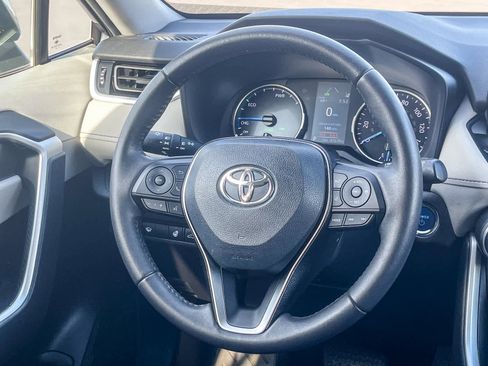 Used 2021 Toyota RAV4 XLE image 14