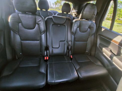 Used 2016 Volvo XC90 T6 Momentum w/ Momentum Plus Package AWD/4WD image 13