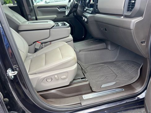 Used 2024 GMC Sierra 1500 SLT image 13