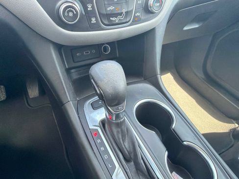 Used 2022 Chevrolet Equinox LT AWD/4WD image 30