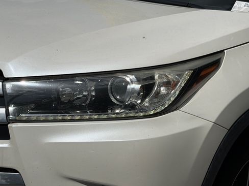 Used 2019 Toyota Highlander Limited Platinum AWD/4WD image 12