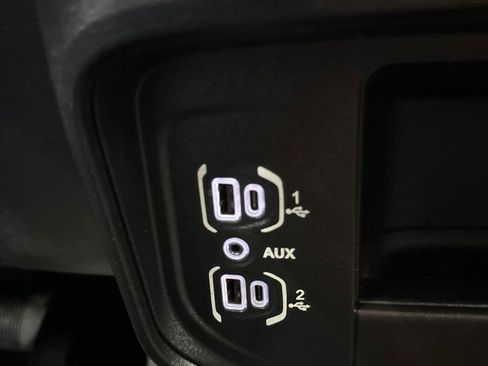 Used 2020 RAM 3500 Tradesman w/ Chrome Appearance Group image 27