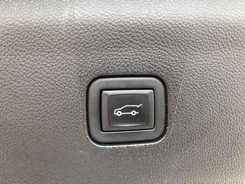 Used 2023 Buick Enclave Premium AWD/4WD image 11