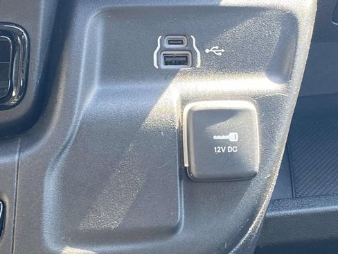 Used 2025 RAM ProMaster 2500 w/ U-Haul Equipment Group FWD image 31