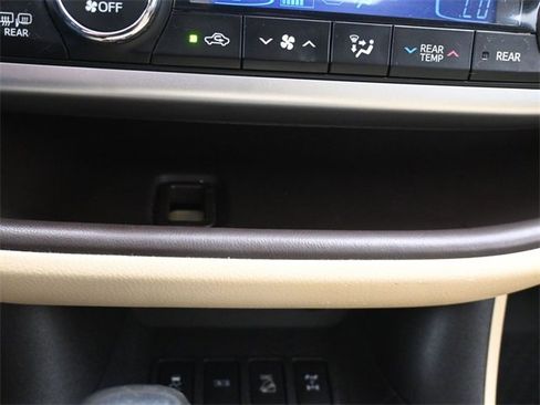 Used 2018 Toyota Highlander XLE w/ Protection Package #3 image 33