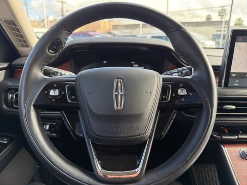 Used 2022 Lincoln Aviator Reserve image 11