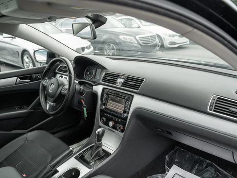 Used 2013 Volkswagen Passat TDI SE FWD image 12