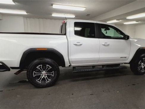 Certified 2024 GMC Canyon AT4 image 9