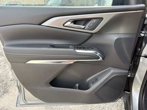 New 2026 Chevrolet Traverse LT image 18